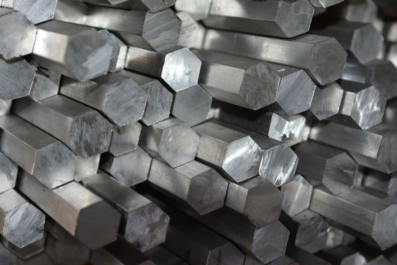 Шестигранник калиброванный из стали 20